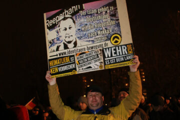 OeP188_Strobl_Demonstrant_603x400