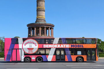 OeP196_SeyranAtes_Demokratiemobil_600x400