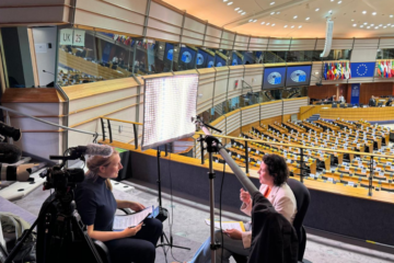 EU-Abgeordnete Manuela Ripa (ÖDP) bei einem Interview im Europaparlament in Brüssel