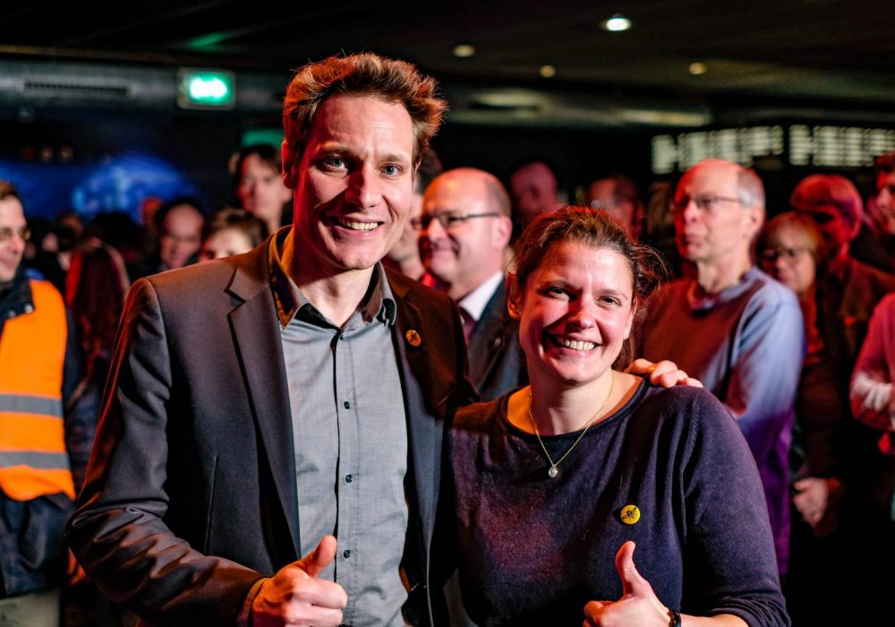 Agnes Becker, stellvertretende ÖDP-Landesvorsitzende, Initiatorin und offizielle Beauftragte des Volksbegehrens mit dem Grünen-Landtagsfraktionschef Ludwig Hartmann. Foto: Kurz/Mantaoglu