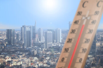 Hitzeschutz – so geht es nicht weiter! Innenstädte mit wenig Grün und vielen versiegelten Flächen, wie auf dem Symbolbild zu sehen, heizen sich umso stärker auf. So werden Temperaturen von 40 Grad und mehr keine Ausnahme bleiben. Foto: geralt / pixabay.com